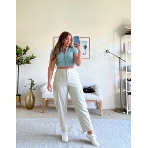 Lululemon Athletica light utilitec cargo pocket Cream Cargo pants size 30